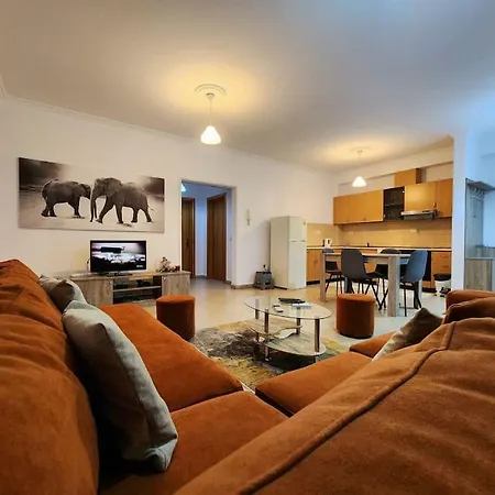 Logos 2 Bedroom Flat W/ Self Check In Apartment *